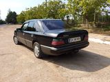 Mercedes Series (W124) foto 3