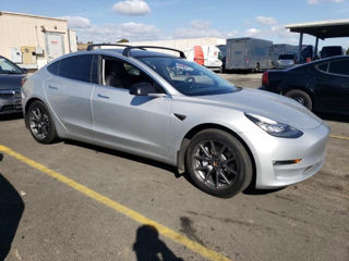 Tesla Model 3 foto 3