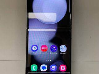 Samsung Galaxy ZFlip5 8/512Gb- 11290 lei