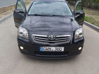 Toyota Avensis foto 5