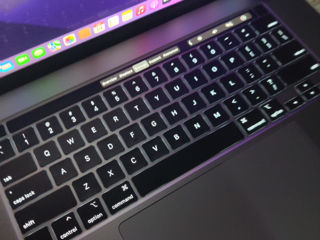 2019 MacBook pro 16" i9 16gb 1TB foto 4