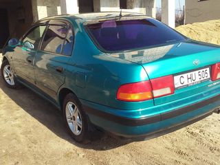 Toyota Carina foto 3