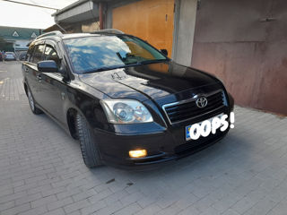 Toyota Avensis foto 6