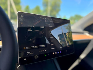 Tesla Model Y foto 9