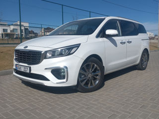 KIA Carnival фото 0