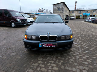 BMW 5 Series foto 2