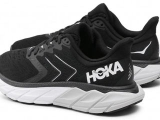 Hoka Arahi 5