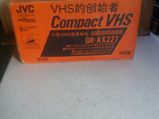Продаю касетную видео камеру JVC foto 5