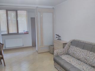 Apartament cu 4 camere, 80 m², Centru, Floreni, Anenii Noi foto 2