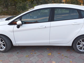 Ford Fiesta foto 4