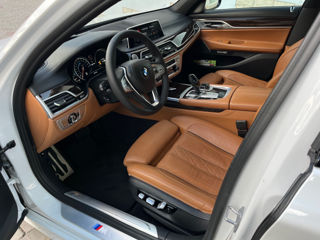 BMW 7 Series foto 4