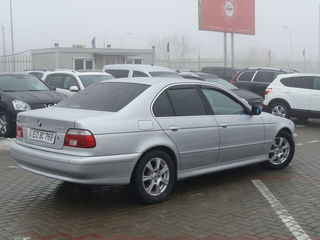 BMW 5 Series foto 4