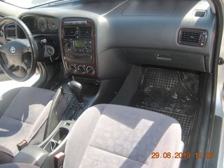 Toyota Avensis foto 8