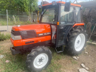 Tractor japonez Kubota GL300D cu freza rotativa