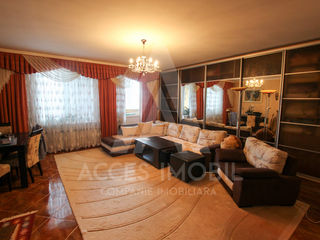 Apartament de lux! Buiucani, bd. Alba Iulia, 240 m2, 2 nivele, euroreparație! foto 2