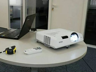 яркий проектор Epson 3200 Lм - короткофокусный, пульт, гарантия, пробное тестирование, чек