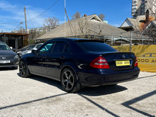 Mercedes E-Class фото 4