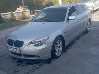 BMW 5 Series Touring foto 4