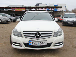 Mercedes C-Class foto 2