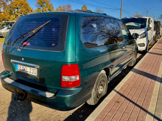 KIA Carnival foto 4