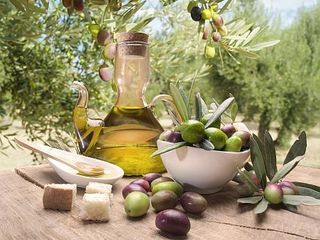 Vând ulei de măsline de casă recent adus din Grecia foto 1