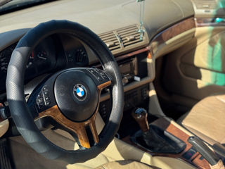 BMW 5 Series foto 7