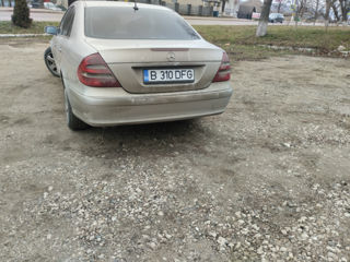 Mercedes E-Class foto 8