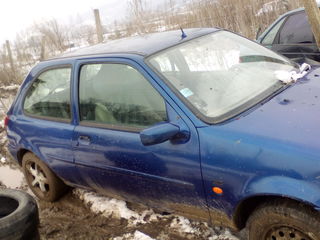 Ford Fiesta foto 3