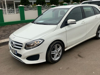 Mercedes B-Class foto 2