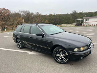 BMW 5 Series foto 4