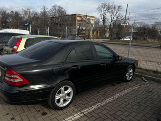 Mercedes C-Class foto 1