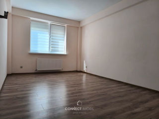 Apartament cu 3 camere, 81 m², Buiucani, Chișinău foto 3