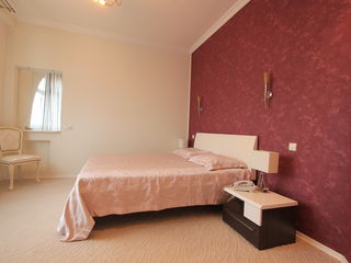 Chirie! ,,Lara City"apartament de lux,Centru, str. 31 August, 2 odăi, 120 m2, euroreparație! foto 2