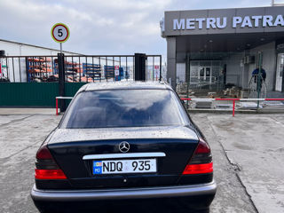 Mercedes C-Class foto 5