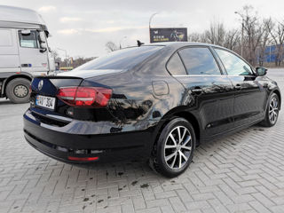 Volkswagen Jetta foto 5