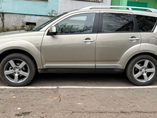 Mitsubishi Outlander foto 4