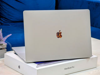 MacBook Pro 16 Retina 2020 (Core i7 9750H/16Gb DDR4/512Gb SSD/Radeon Pro 5300M/246 Cycles/16") foto 9