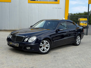 Mercedes E-Class foto 0