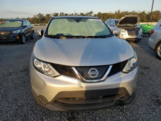 Nissan Rogue foto 2