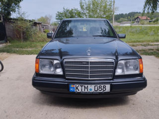 Mercedes Series (W124) foto 2