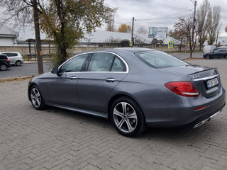 Mercedes E-Class foto 2