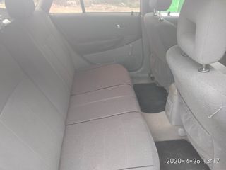 Mazda 323 foto 4