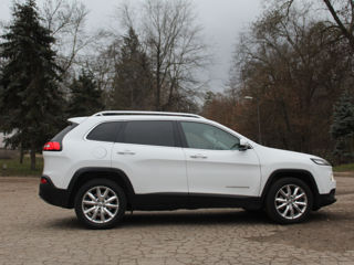 Jeep Cherokee foto 4