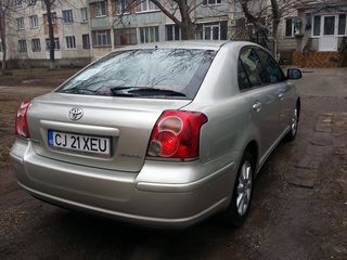 Toyota Avensis foto 5