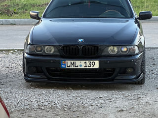 BMW 5 Series foto 2