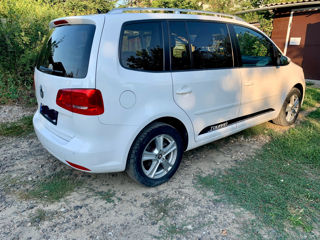 Volkswagen Touran foto 4