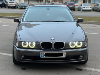 BMW 5 Series foto 6