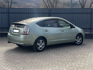 Toyota Prius фото 5