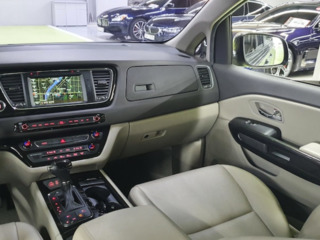 KIA Carnival foto 10