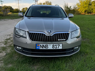 Skoda Superb foto 1